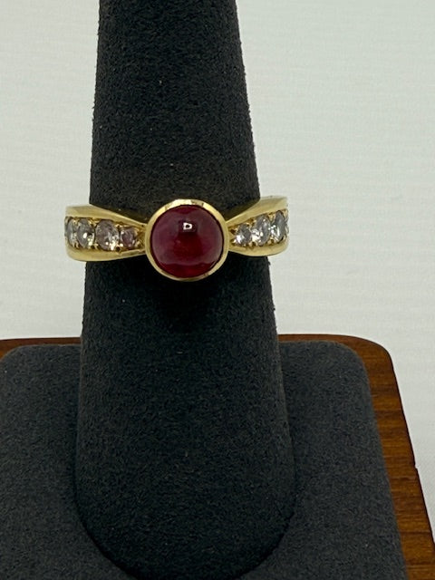 Women's 18K Gold Diamond and Ruby Ring - Size 7