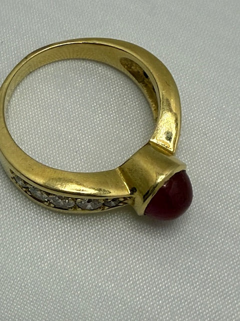 Women's 18K Gold Diamond and Ruby Ring - Size 7